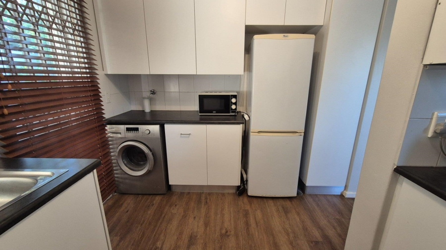 To Let 3 Bedroom Property for Rent in Loevenstein Western Cape